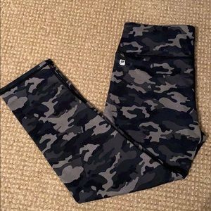 Fabletics Capri Leggings - Camo Size XS